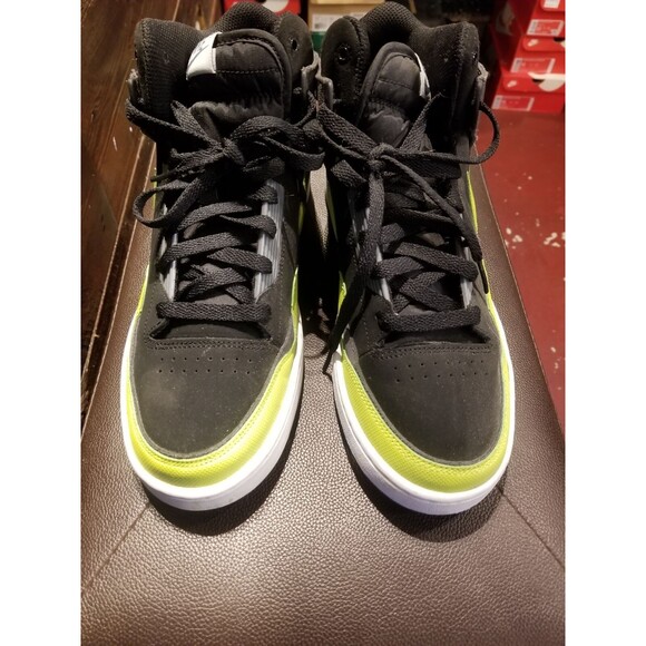 Nike Alphaballer Size 10